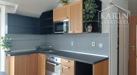 2 izbový  zariadený byt vo Svätom Jure len 14 km od Bratislavy