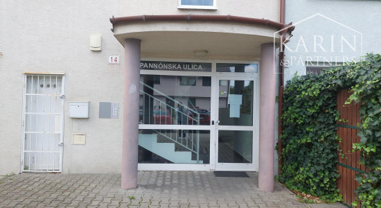 2 izbový  zariadený byt vo Svätom Jure len 14 km od Bratislavy