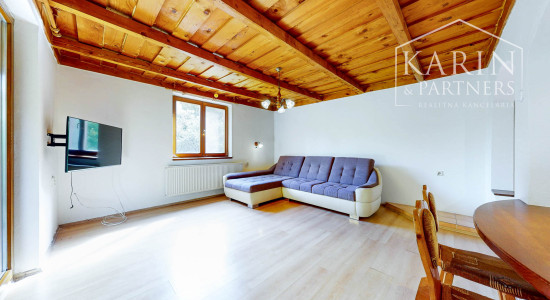 REZERVOVANÉ Rodinný dom na samote s priestranným pozemkom 4676 m2 vzdialený len 11 km od Púchova, s garážou, letnou kuchynkou a štvorkolkou