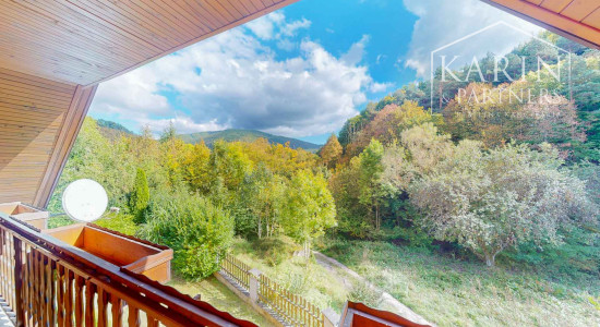 REZERVOVANÉ Rodinný dom na samote s priestranným pozemkom 4676 m2 vzdialený len 11 km od Púchova, s garážou, letnou kuchynkou a štvorkolkou