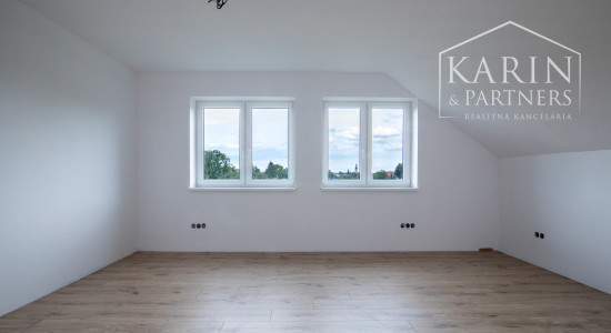 5I RODINNÝ DOM – HRUBÁ UZATVORENÁ STAVBA