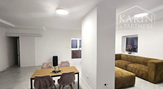 Predaj-rodinný dom 6 izbová novostavba, pozemok 998m2 v Maďarskej obci Bezenye.