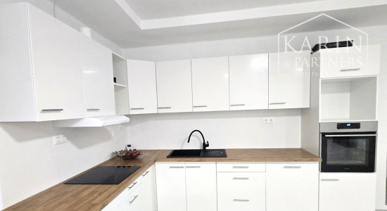 Predaj-rodinný dom 6 izbová novostavba, pozemok 998m2 v Maďarskej obci Bezenye.