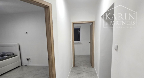 Predaj-rodinný dom 6 izbová novostavba, pozemok 998m2 v Maďarskej obci Bezenye.