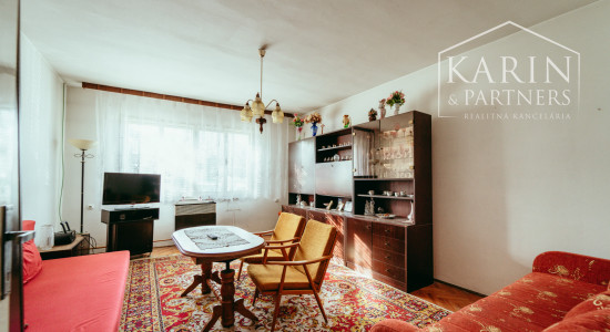 5i. rodinný dom v pôvodnom stave v obci Petrova Ves