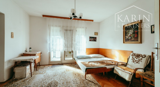 5i. rodinný dom v pôvodnom stave v obci Petrova Ves