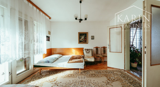 5i. rodinný dom v pôvodnom stave v obci Petrova Ves