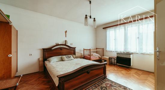 5i. rodinný dom v pôvodnom stave v obci Petrova Ves