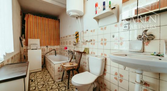 5i. rodinný dom v pôvodnom stave v obci Petrova Ves