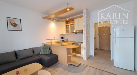 Prenájom zariadený 2-izbový byt, dve lodžie, Šustekova ul., Bratislava V Petržalka