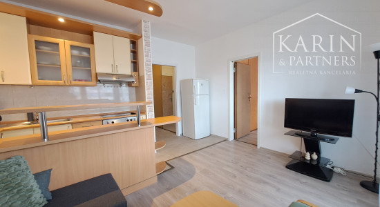 Prenájom zariadený 2-izbový byt, dve lodžie, Šustekova ul., Bratislava V Petržalka