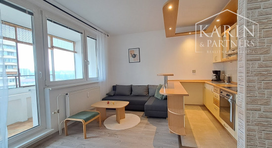 Prenájom zariadený 2-izbový byt, dve lodžie, Šustekova ul., Bratislava V Petržalka