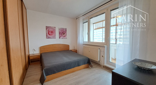 Prenájom zariadený 2-izbový byt, dve lodžie, Šustekova ul., Bratislava V Petržalka