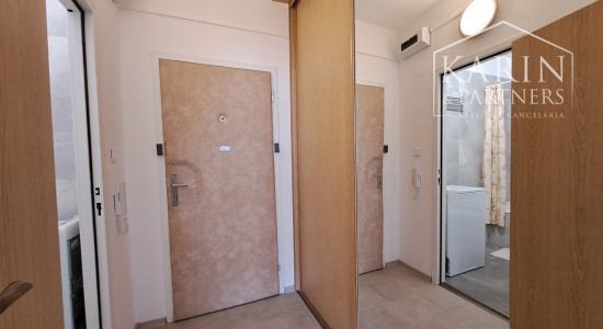 Prenájom zariadený 2-izbový byt, dve lodžie, Šustekova ul., Bratislava V Petržalka