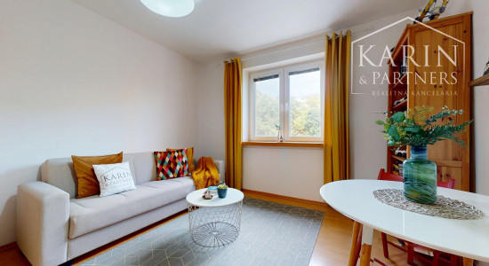 REZERVOVANÉ- 2-izbový byt v centre Rače | Plickova ulica | blízko viníc a lesa