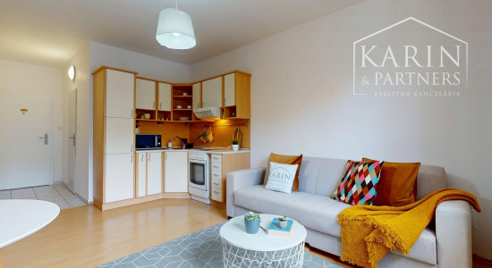 REZERVOVANÉ- 2-izbový byt v centre Rače | Plickova ulica | blízko viníc a lesa