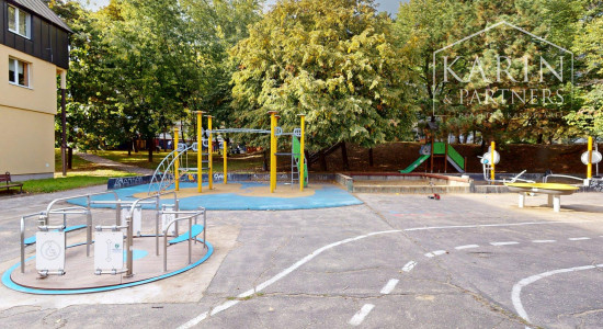 REZERVOVANÉ- 2-izbový byt v centre Rače | Plickova ulica | blízko viníc a lesa