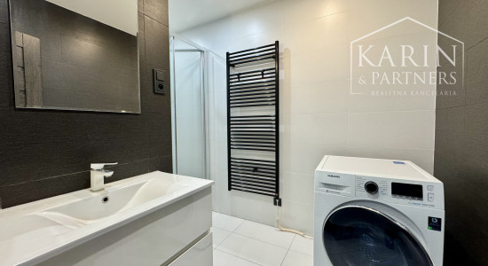 2i ZARIADENÝ BYT NA PREDAJ, HOLÍČ, PRI KAŠTIELI