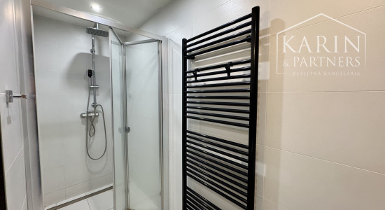 2i ZARIADENÝ BYT NA PREDAJ, HOLÍČ, PRI KAŠTIELI