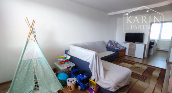 Na predaj kompletne zrekonštruovaný 3-izbový byt s balkónom, komorou a 2 pivnicami – Nové Zámky