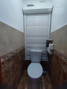 Na predaj kompletne zrekonštruovaný 3-izbový byt s balkónom, komorou a 2 pivnicami – Nové Zámky