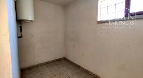 Exkluzívne: Rodinný dom Vinodol, 4-izbový, / Nitra 15km /