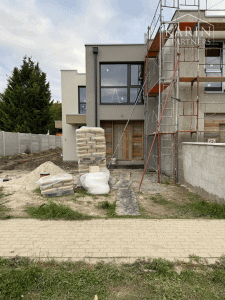 Na predaj rodinný dom, dvojdom A, v Šamoríne, ul. Podlesná