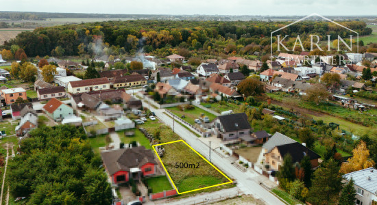 Stavebný pozemok v obci Čáry na Záhorí v tichej ulici