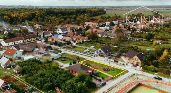 Stavebný pozemok v obci Čáry na Záhorí v tichej ulici