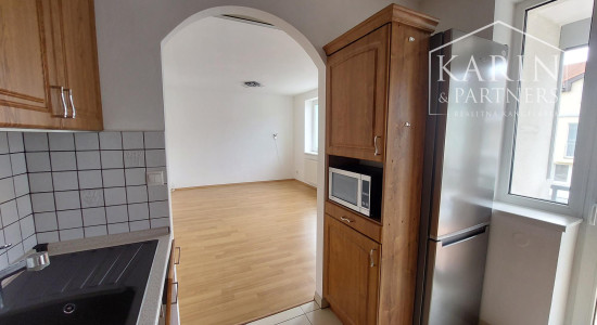 Vajnory - 3 izbový byt s loggiou, pivnicou  a parkovaním