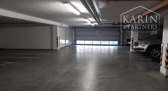 Vajnory - 3 izbový byt s loggiou, pivnicou  a parkovaním