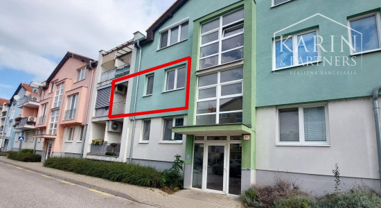 Vajnory - 3 izbový byt s loggiou, pivnicou  a parkovaním