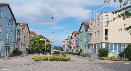 Vajnory - 3 izbový byt s loggiou, pivnicou  a parkovaním