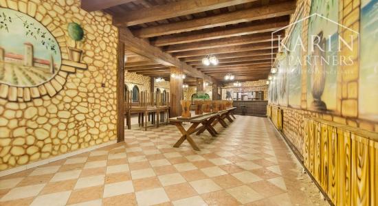 NA PREDAJ – REŠTAURÁCIA S UBYTOVANÍM V HOLÍČI