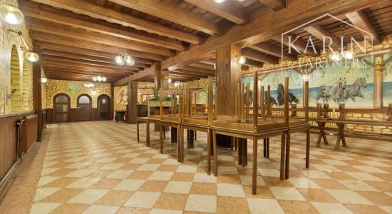 NA PREDAJ – REŠTAURÁCIA S UBYTOVANÍM V HOLÍČI