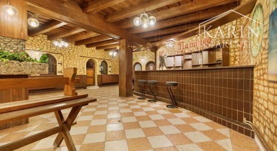 NA PREDAJ – REŠTAURÁCIA S UBYTOVANÍM V HOLÍČI