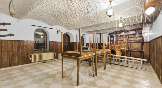 NA PREDAJ – REŠTAURÁCIA S UBYTOVANÍM V HOLÍČI