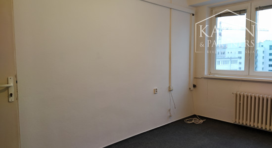 Prenájom LEN: 160.-€/ mesiac E SHOP/ sklad/ kancelária 16m2 + parkovacie miesto, Bulharská ul., BA II., Trnávka.