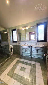 Prenájom – 4 izbový exkluzívny byt s nádherným výhľadom na Hradnom kopci – BA I Staré mesto