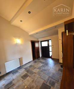 Prenájom – 4 izbový exkluzívny byt s nádherným výhľadom na Hradnom kopci – BA I Staré mesto