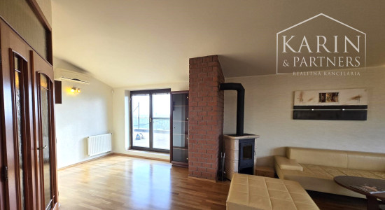 Prenájom – 4 izbový exkluzívny byt s nádherným výhľadom na Hradnom kopci – BA I Staré mesto