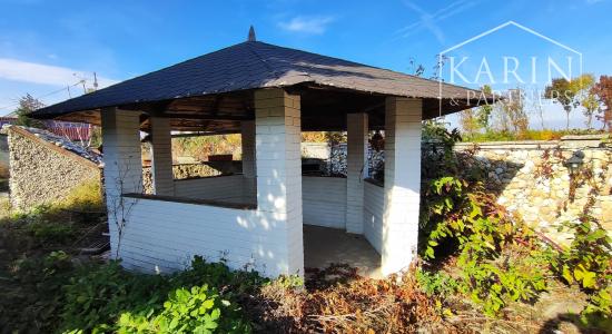 NA PREDAJ-Prevádzková budova+3i byt v centre obce Palárikovo