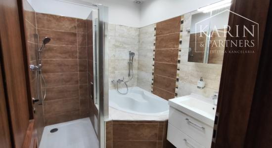 NA PREDAJ-Prevádzková budova+3i byt v centre obce Palárikovo