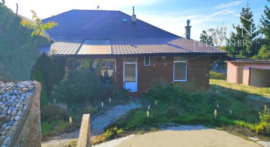 NA PREDAJ-Prevádzková budova+3i byt v centre obce Palárikovo