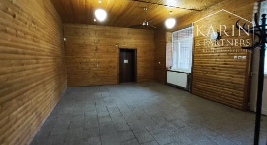 NA PREDAJ-Prevádzková budova+3i byt v centre obce Palárikovo