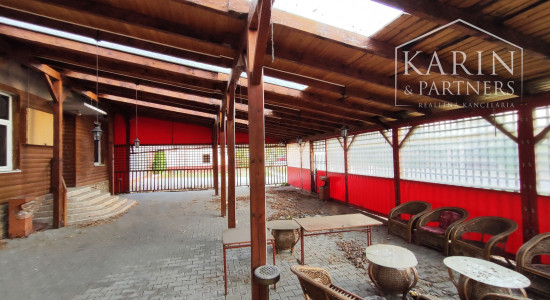 NA PREDAJ-Prevádzková budova+3i byt v centre obce Palárikovo