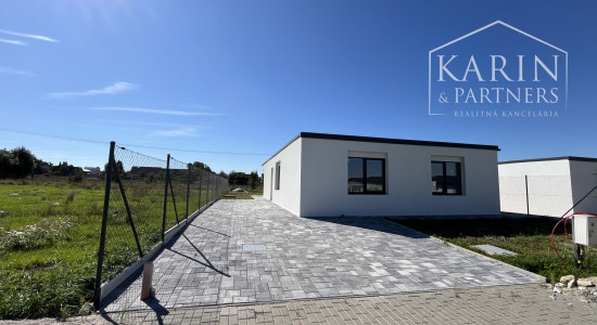 Moderný 4-izbový, pasívny rodinný dom v oáze pohody – Hlboké, Lipová alej