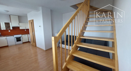 REZERVOVANÉ - 3 izbový mezanínový byt v Senci