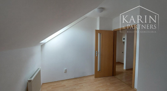 REZERVOVANÉ - 3 izbový mezanínový byt v Senci