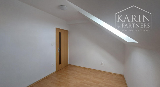 REZERVOVANÉ - 3 izbový mezanínový byt v Senci